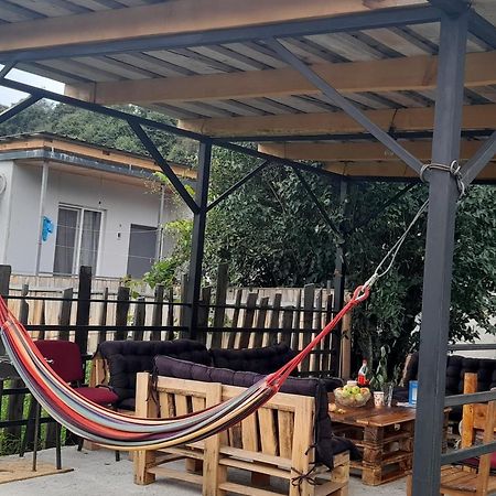 Lela Guest House Mestia Exterior foto