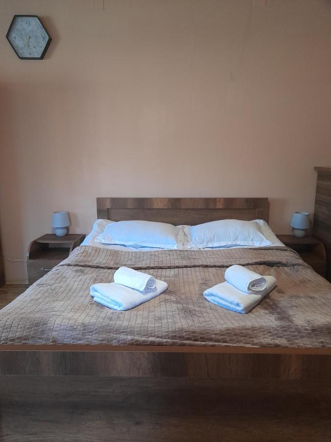 Lela Guest House Mestia Exterior foto