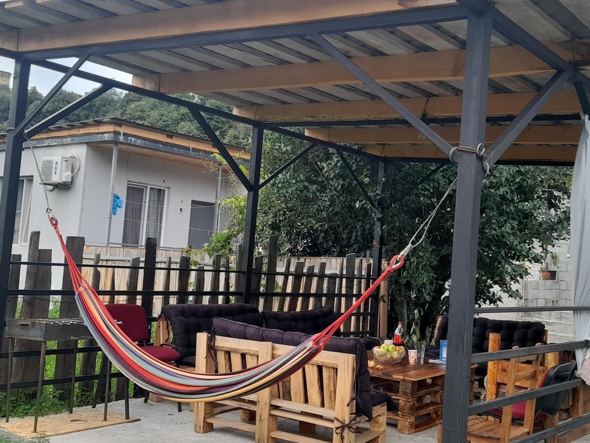 Lela Guest House Mestia Exterior foto